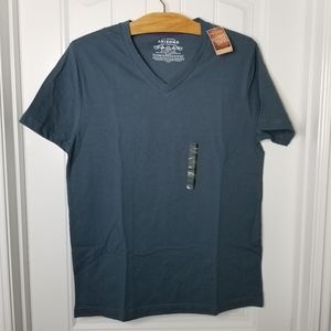 Brand New Arizona Men's V-neck T-shirt Medium